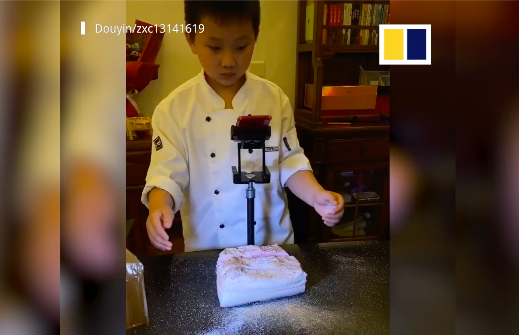 Cau be 10 tuoi tu quay nhung thuoc phim ngon mat ve do an cua minh hinh anh