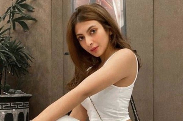 Hot girl nhan gach da vi rao ban trinh tiet de gop tien chong dich hinh anh