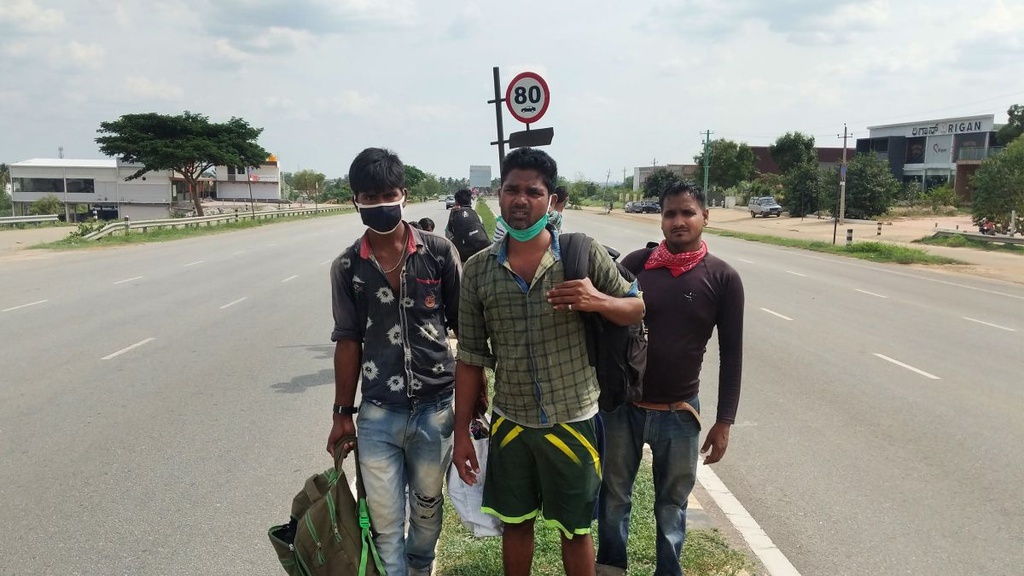 đi bộ 300 km về nhà ảnh 2 di bo 300 km ve nha anh 2