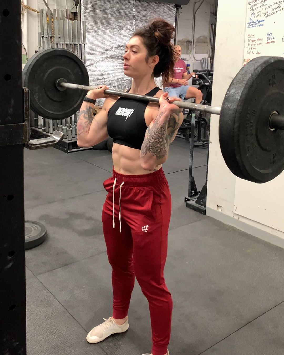 cô gái có thân hình cơ bắp như đàn ông ảnh 9 co gai co than hinh co bap nhu dan ong anh 9