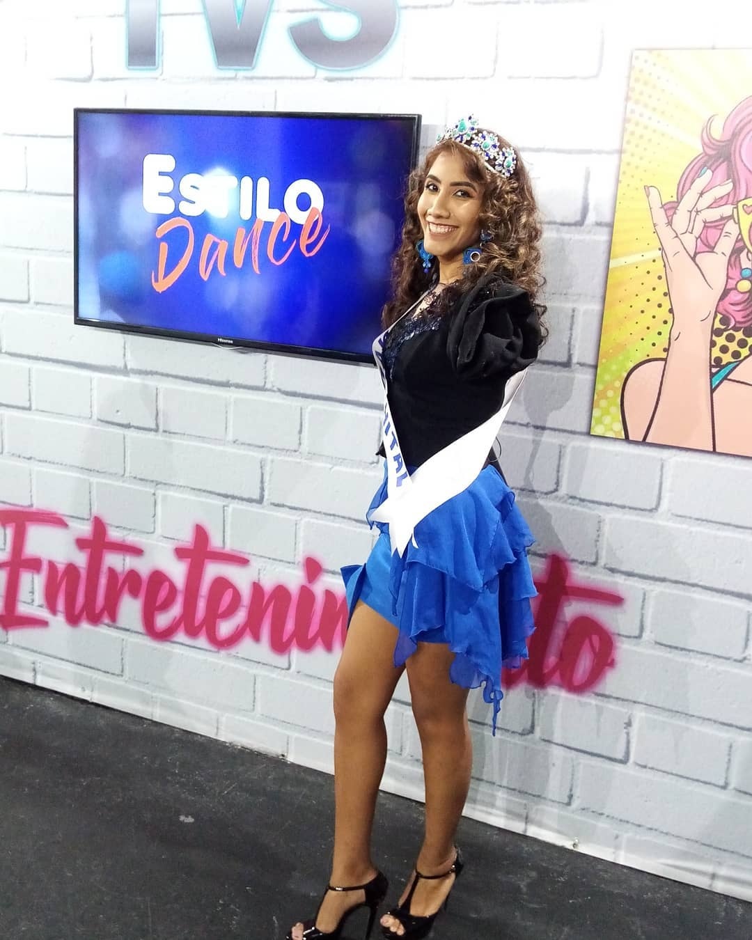 co gai cut 2 tay vao chung ket hoa hau anh 9