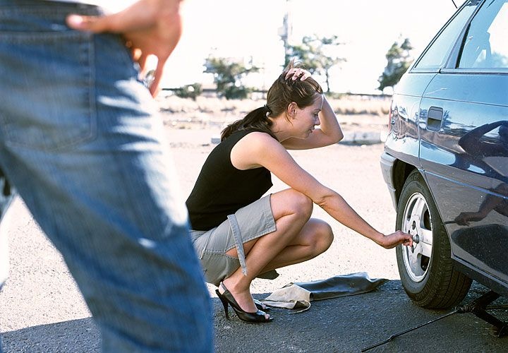 Rach lop xe phu nu roi vo toi giup de kiem co lam quen hinh anh