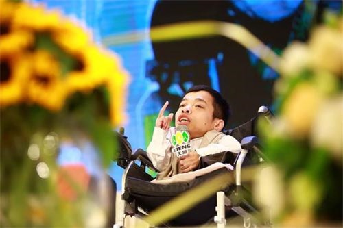 cặp đôi đũa lệch  ảnh 1 cap doi dua lech anh 1