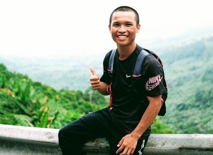 9X bo viec giua mua dich, di bo tu Nam ra Bac voi 0 dong trong vi hinh anh