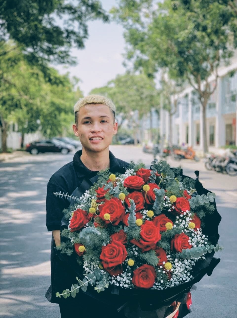 chang trai di bo xuyen viet anh 2