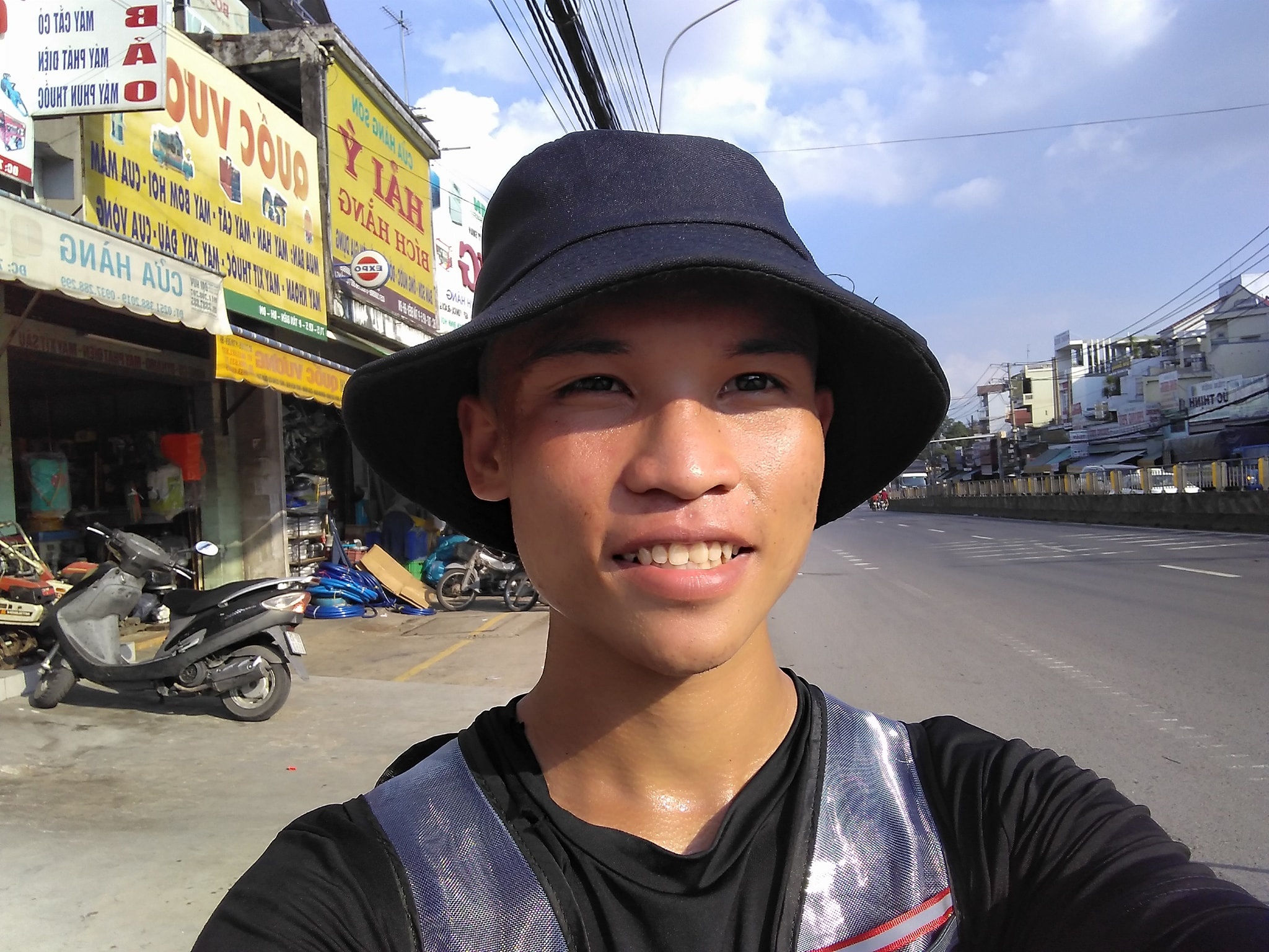 chang trai di bo xuyen viet anh 3