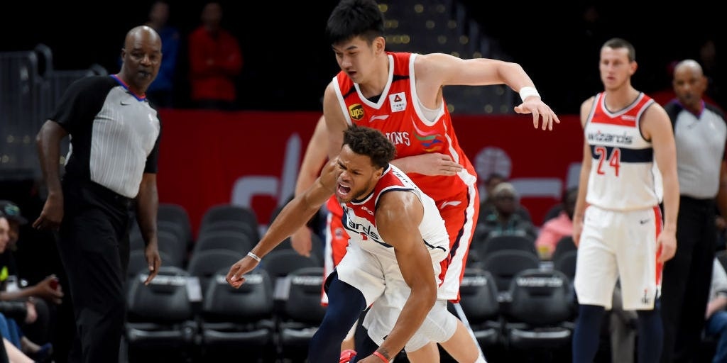 hoc vien cua nba danh dap hoc vien anh 2