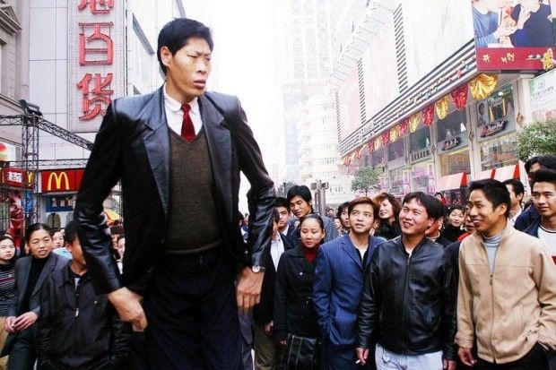 nguoi dan ong cao nhat the gioi anh 3