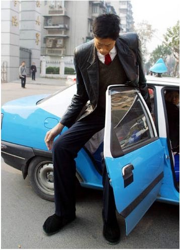 người đàn ông cao nhất thế giới ảnh 2 nguoi dan ong cao nhat the gioi anh 2