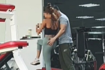 Bi to quay roi, HLV the hinh Singapore noi nan nhan 'cho phep lam vay' hinh anh