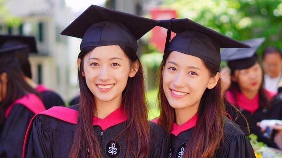 hoc sinh chau a hoc gioi anh 1