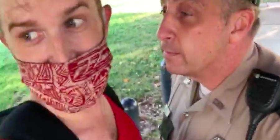 canh sat my vut khau trang nguoi dan anh 1