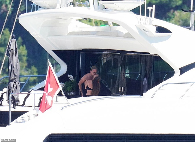 ai nu ty phu lam nguoi thu 3 anh 9