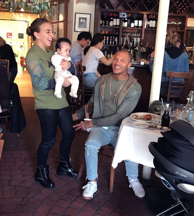 ai nu ty phu lam nguoi thu 3 anh 8