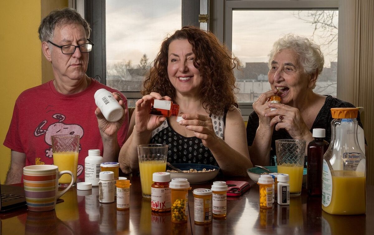 nguoi gia song giua dai dich anh 1