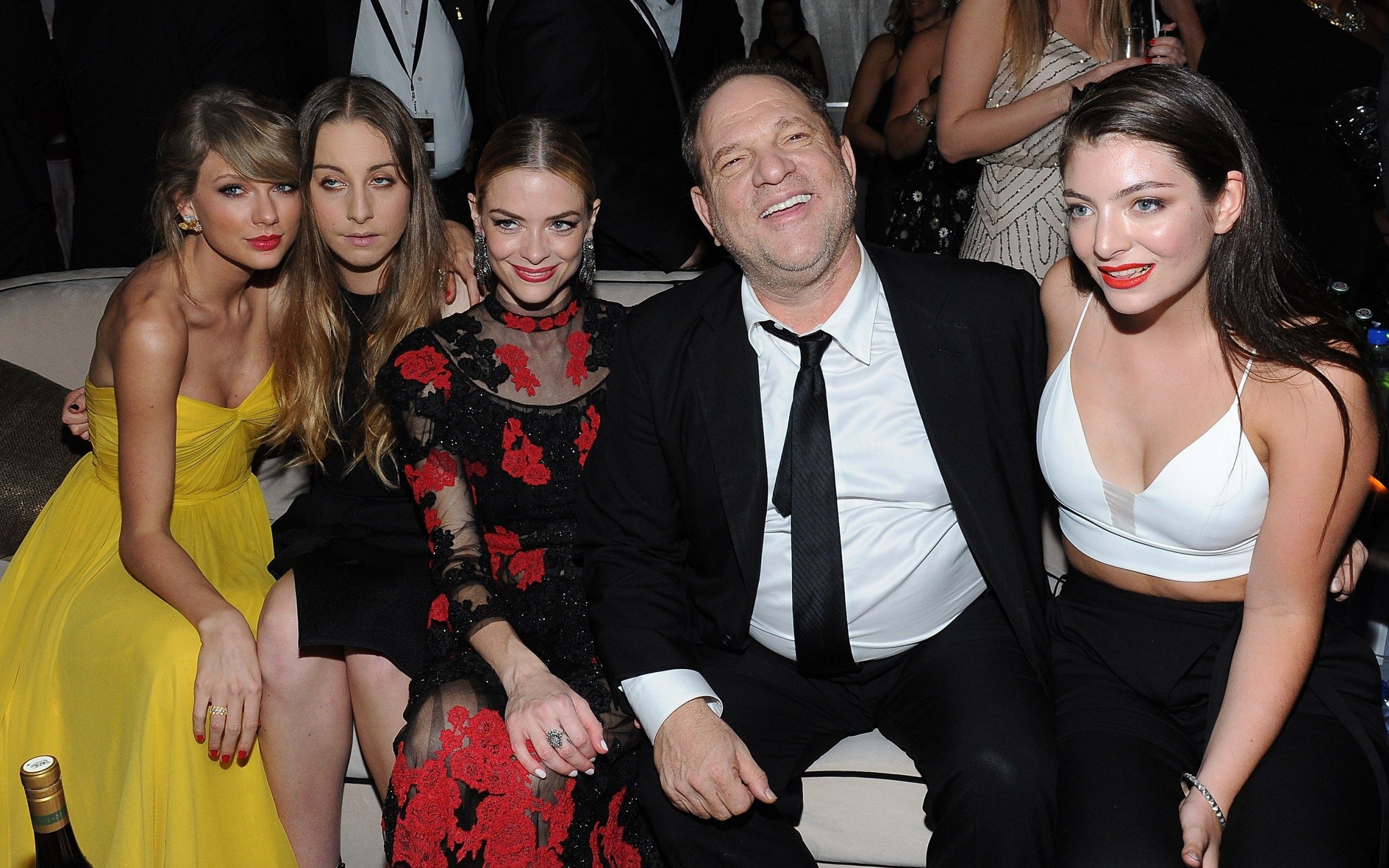 nữ phóng viên bị harvey weinstein tấn công tình dục  ảnh 2 nu phong vien bi harvey weinstein tan cong tinh duc anh 2