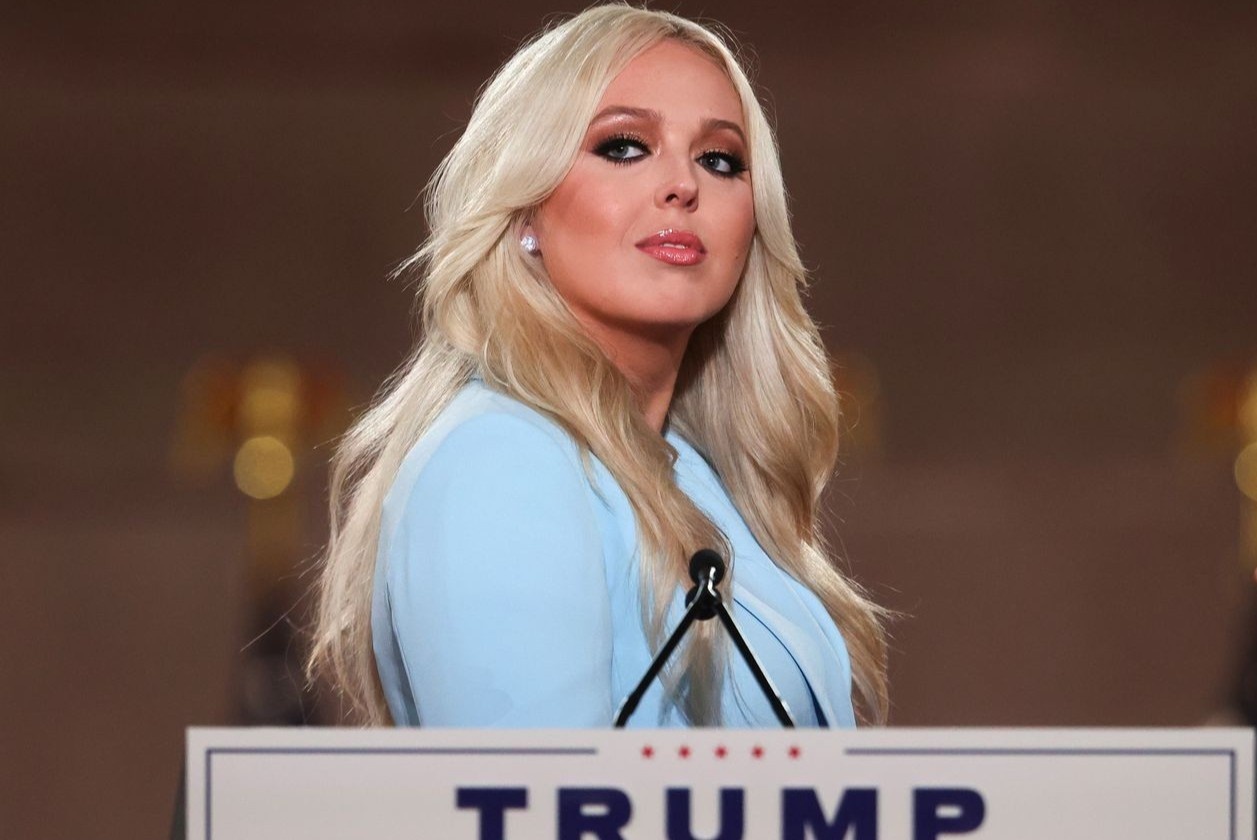 Tiffany Trump khien cong dong LGBT noi gian hinh anh
