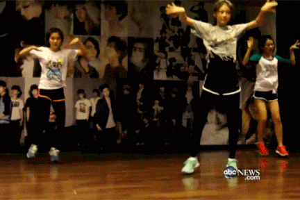 Hoc phi cat co o lo dao tao than tuong Kpop hinh anh