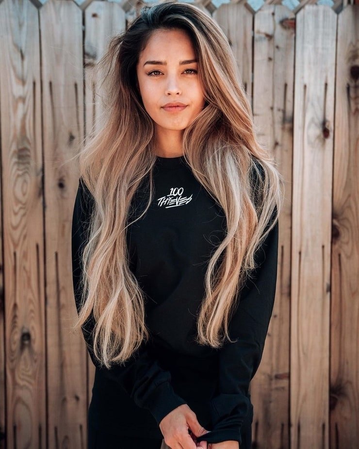 nữ streamer trả nợ cho mẹ  ảnh 8 nu streamer tra no cho me anh 8