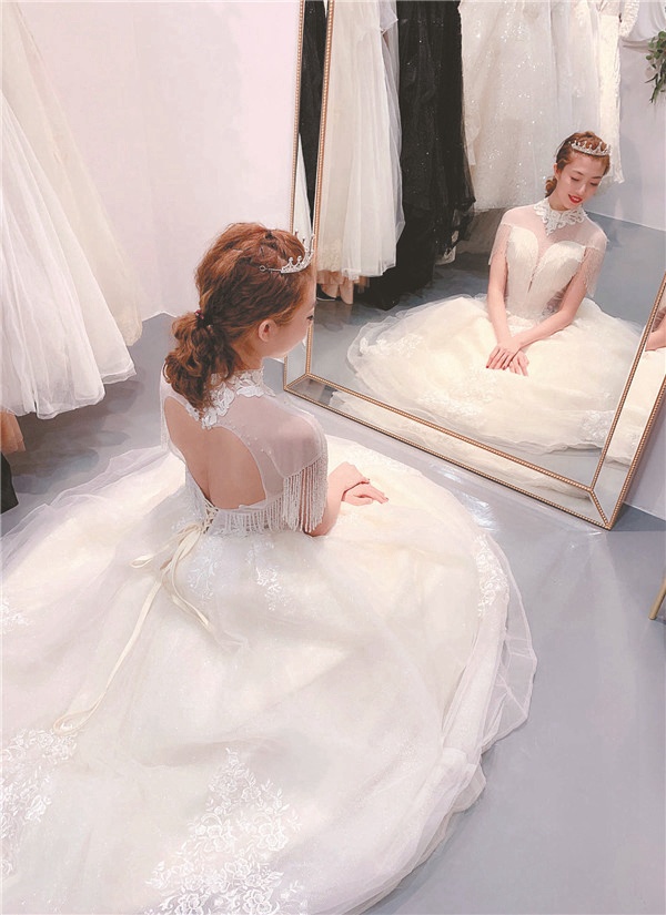 phụ nữ trung quốc chụp ảnh cưới một mình ảnh 2 phu nu trung quoc chup anh cuoi mot minh anh 2