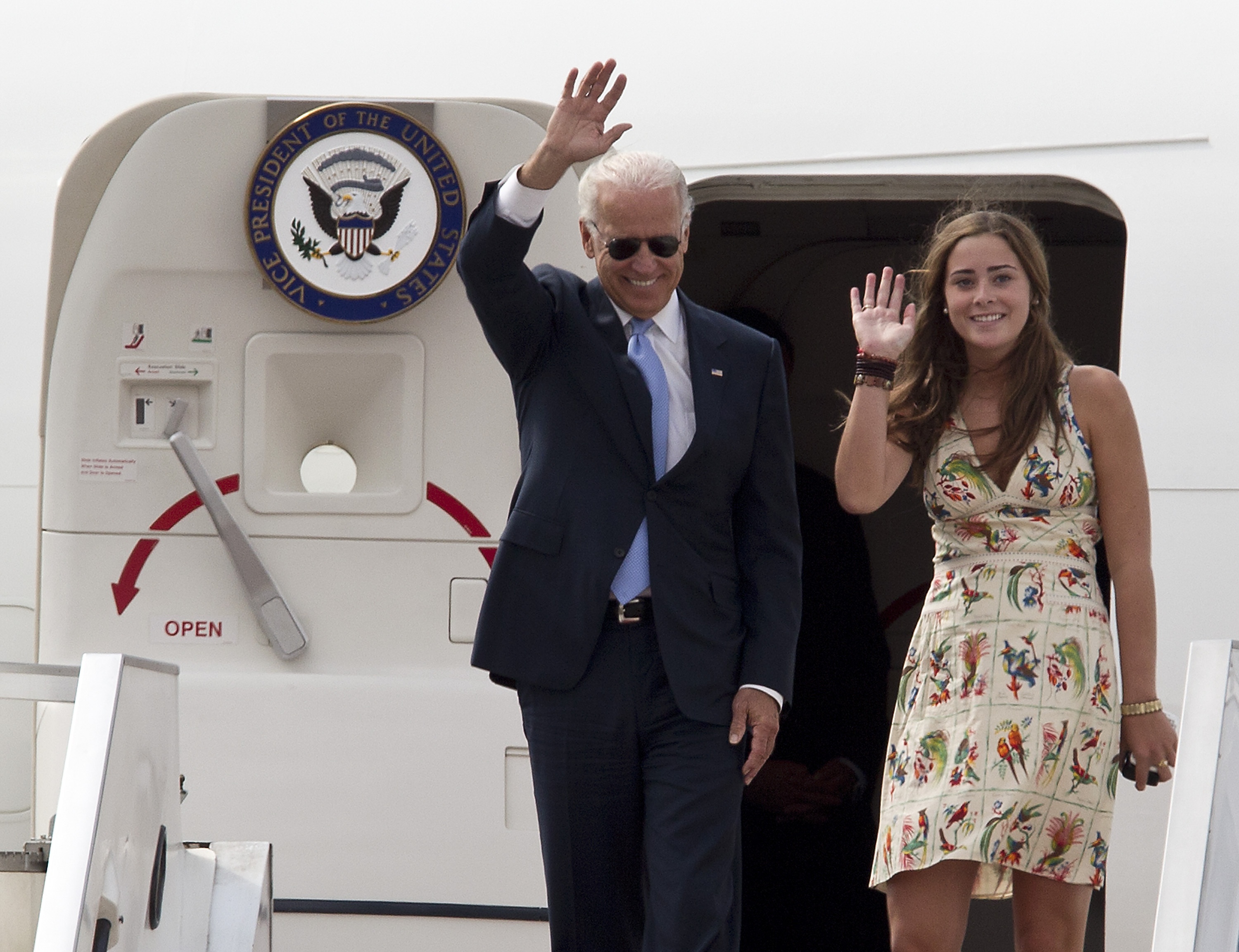 chau gai ong joe biden anh 10