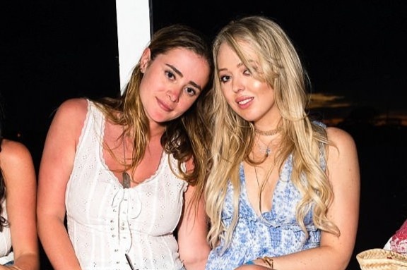 Chau gai ong Biden la ban be voi Tiffany Trump hinh anh