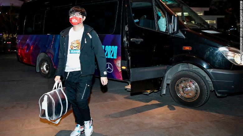 giai vo dich lien minh huyen thoai the gioi anh 1