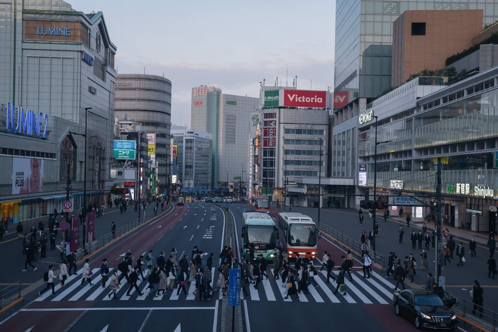 nguoi tre nhat bo thanh pho ve nong thon anh 1