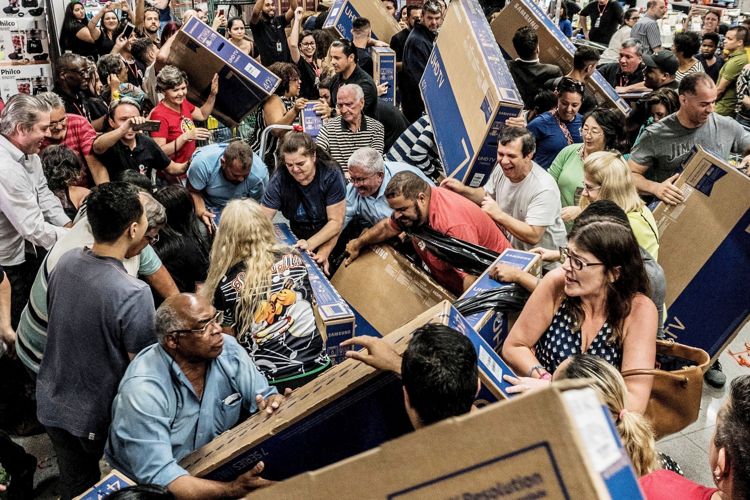 Su that am dam dang sau ten goi Black Friday hinh anh