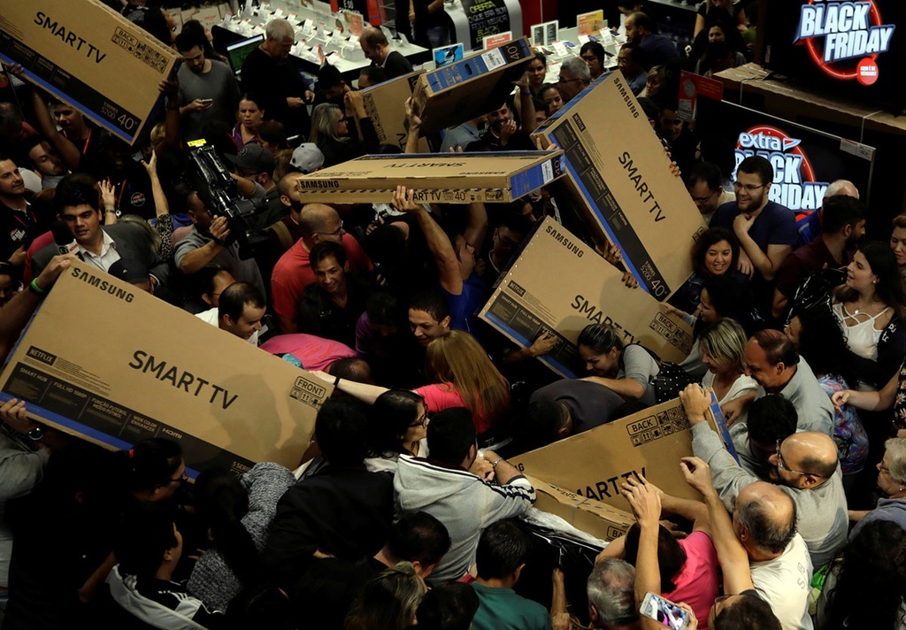 sự thật đen tối về ngày black friday ảnh 2 su that den toi ve ngay black friday anh 2