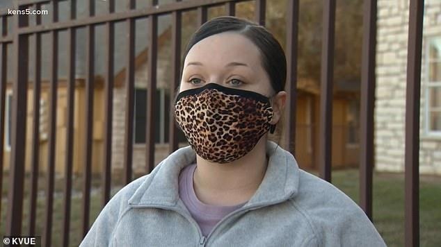 nha hang my lay tien tip cua phuc vu ban anh 1