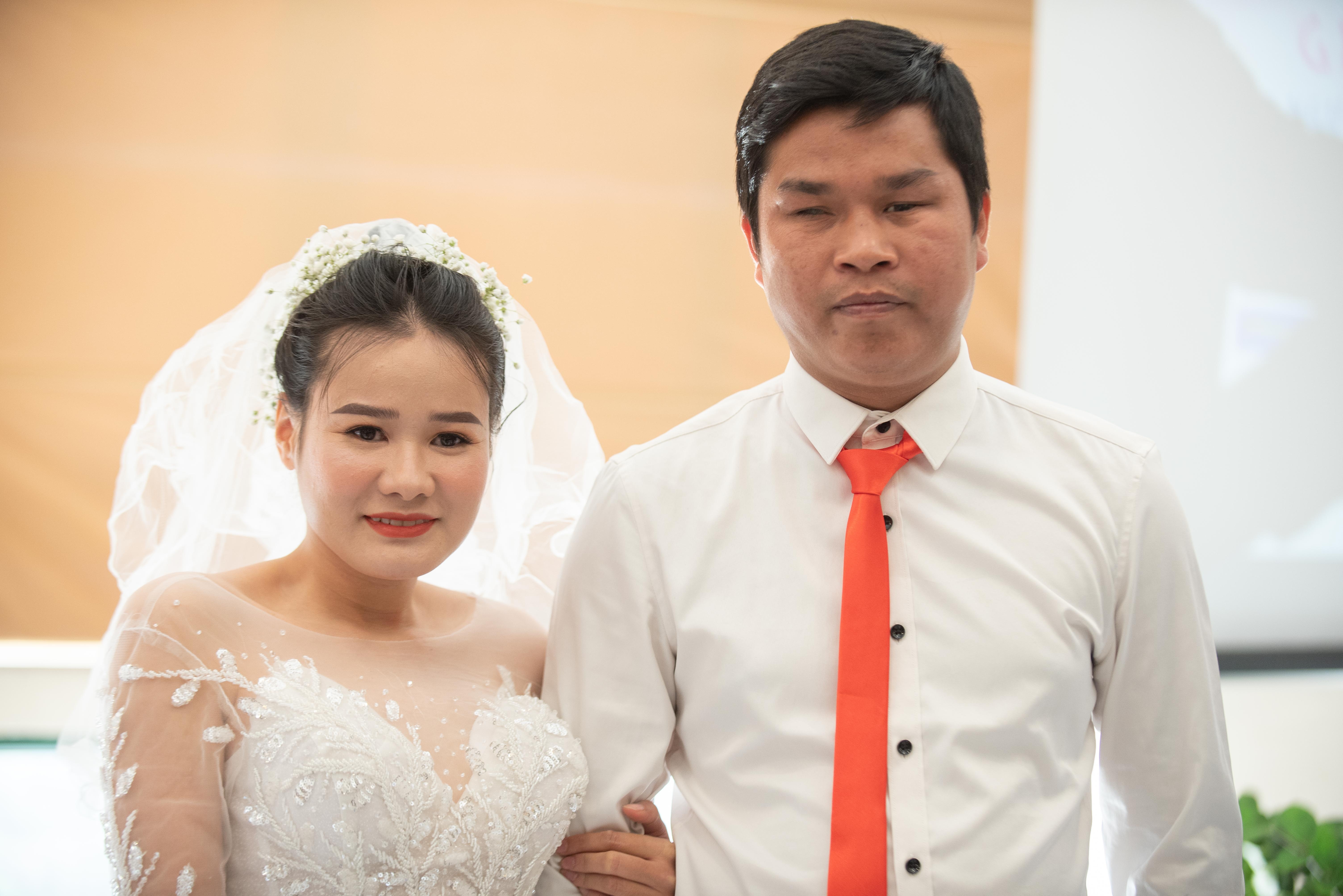 le cuoi tap the cua 46 cap vo chong anh 7