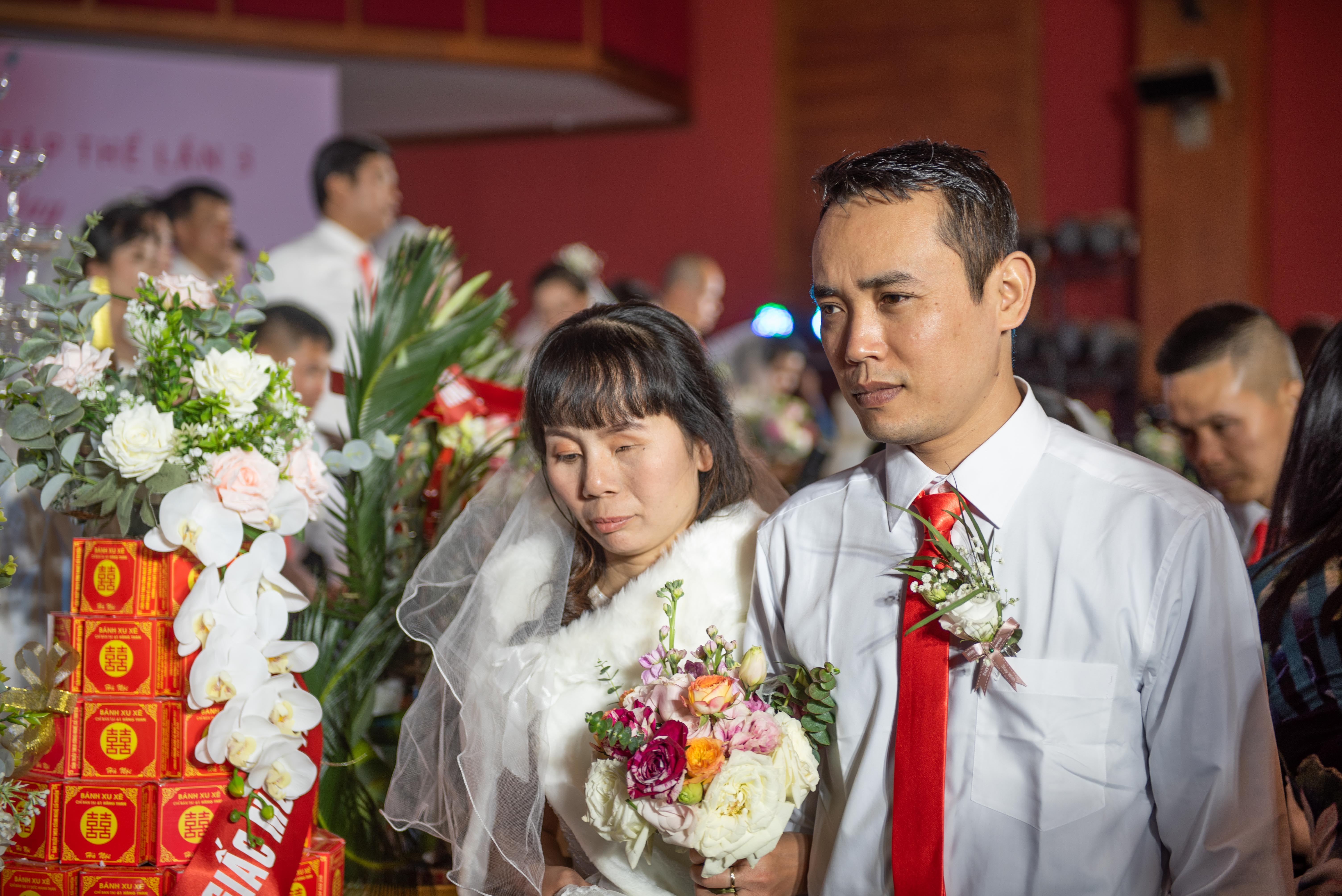 le cuoi tap the cua 46 cap vo chong anh 12