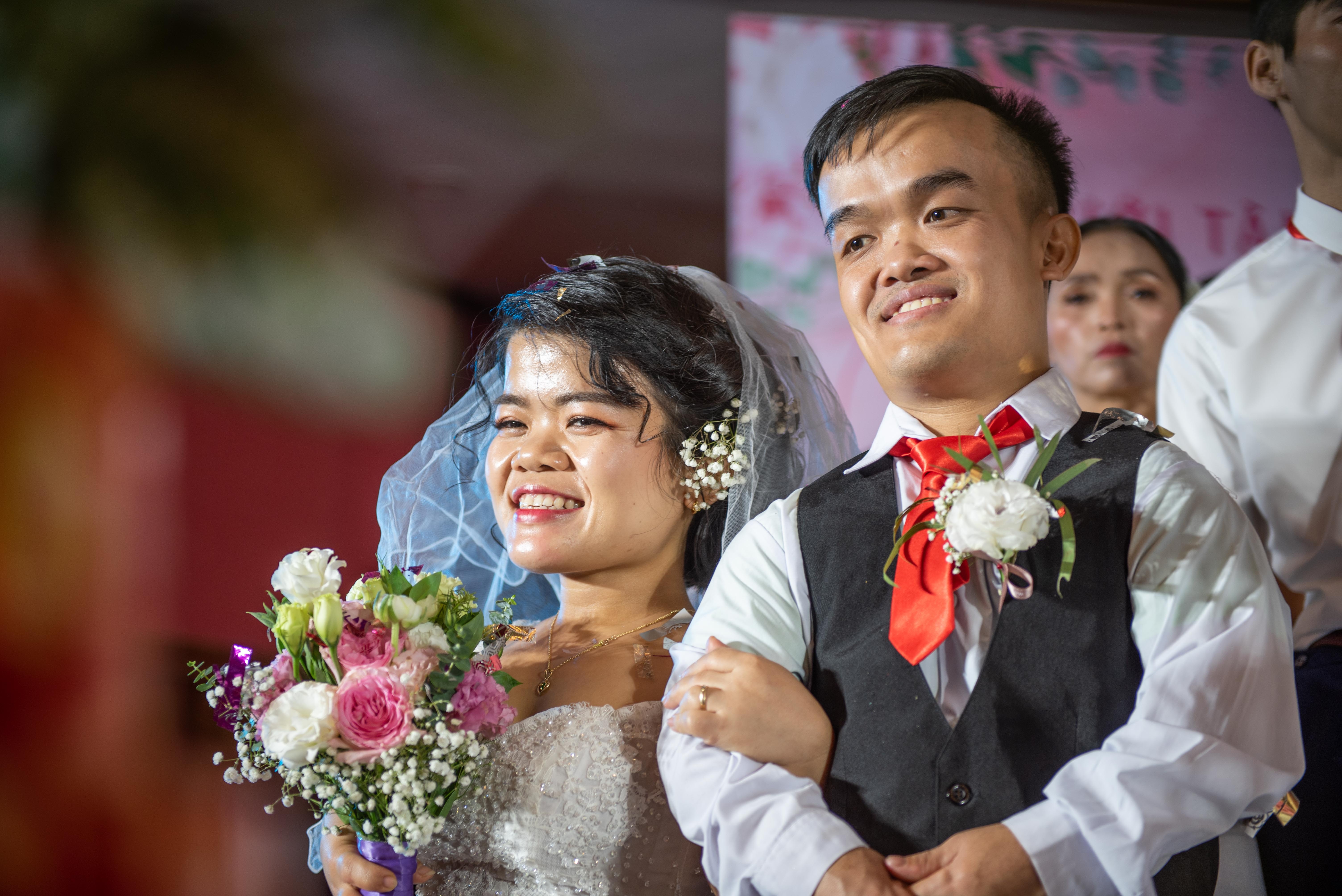 le cuoi tap the cua 46 cap vo chong anh 5