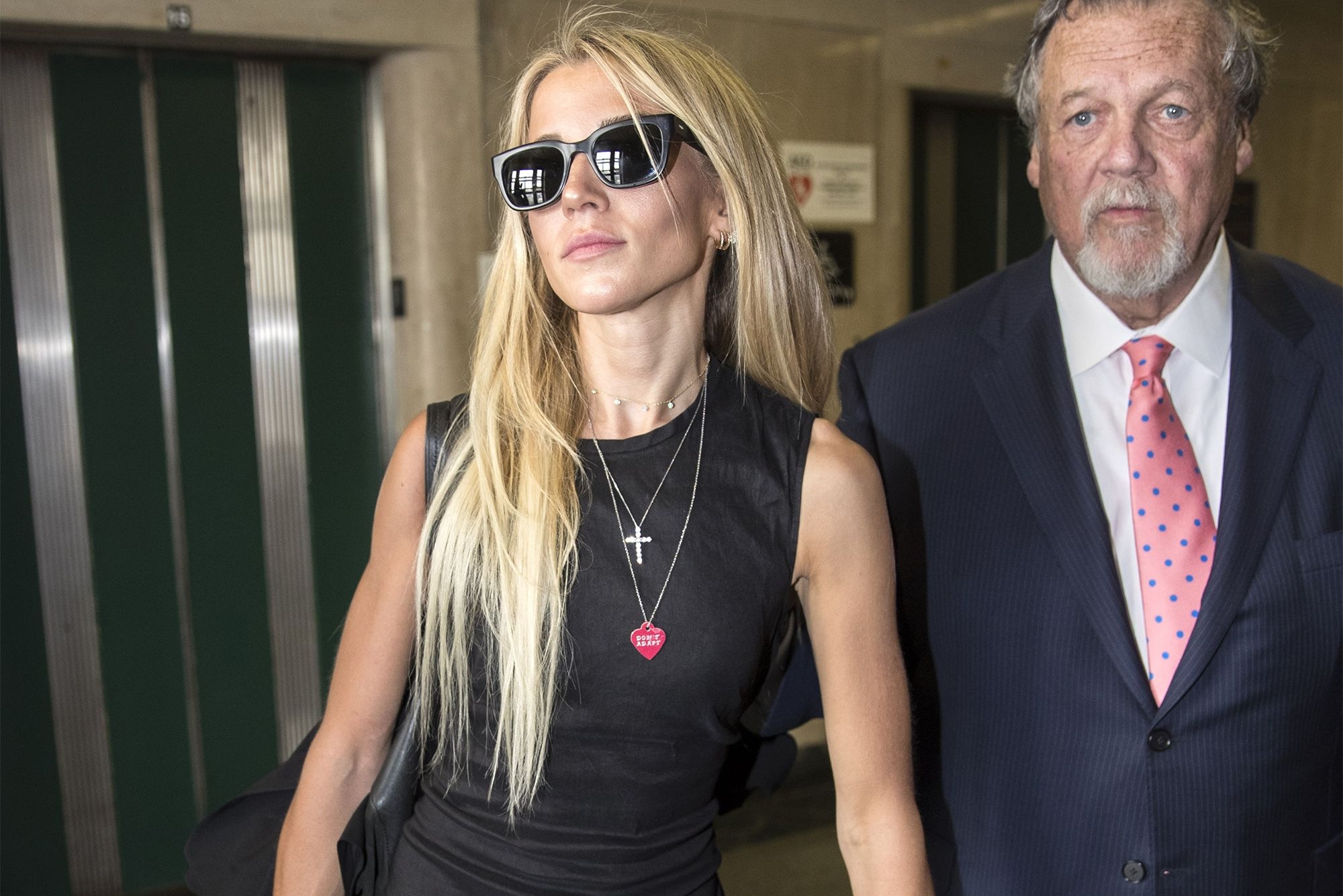 chau gai ong biden lai xe khai say ruou anh 2