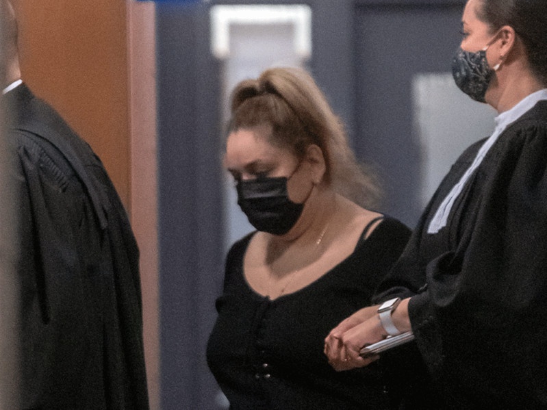 Nu thua ke doi 15 trieu USD tu tro ly cu hinh anh