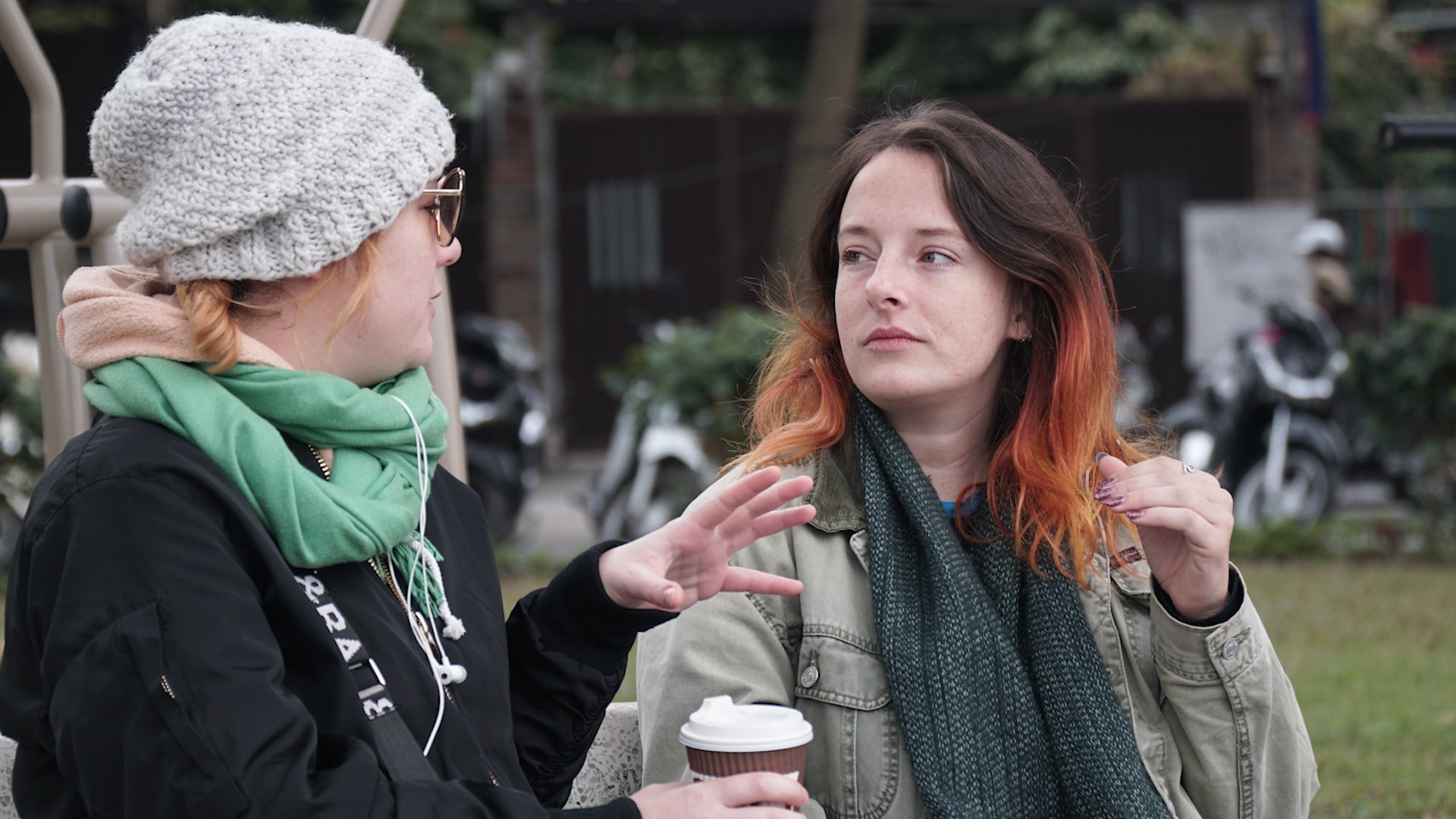 Nguoi nuoc ngoai: 'Ha Noi lanh nhung chua la gi so voi que toi’ hinh anh