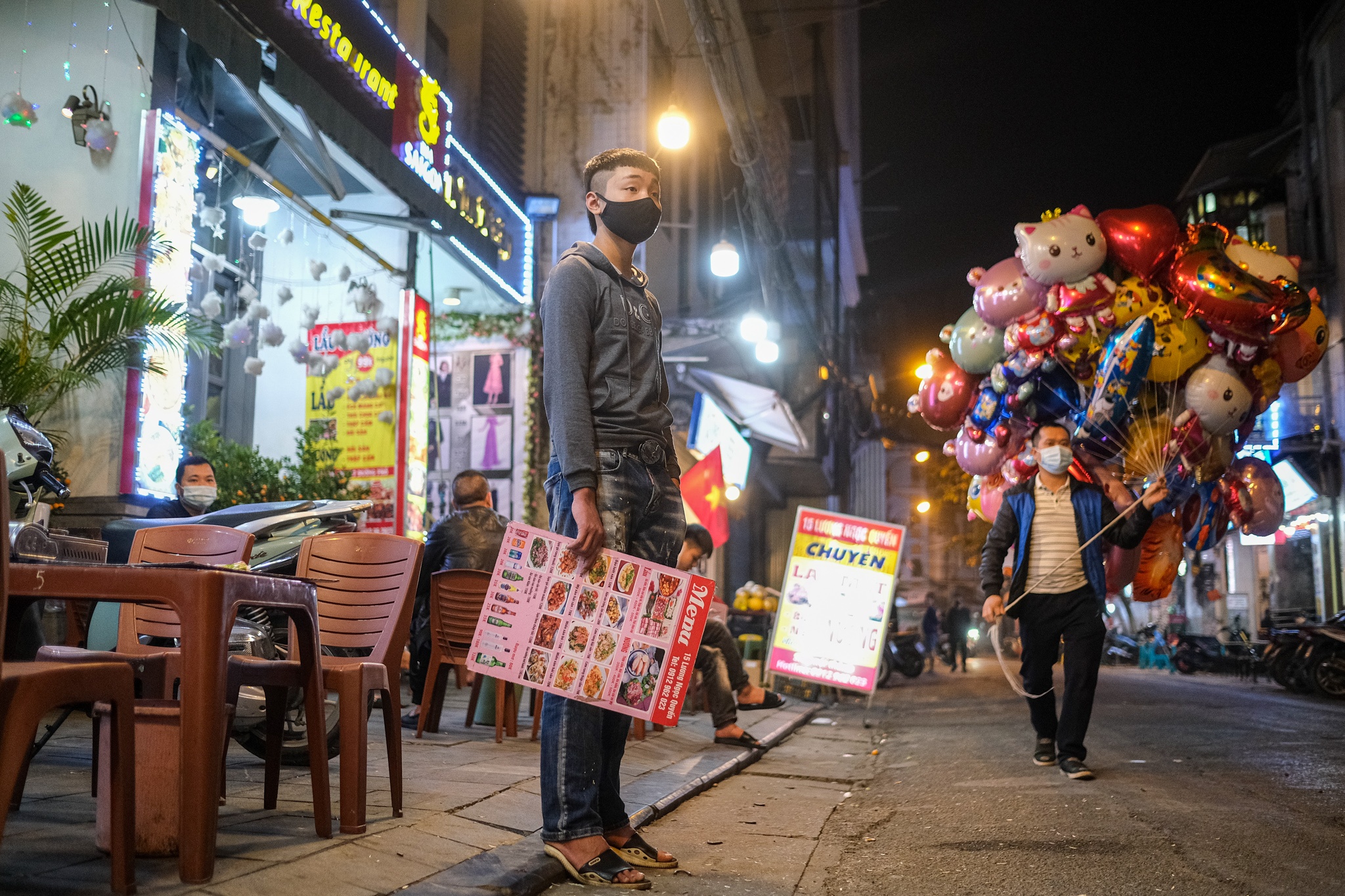 Ta Hien e am vang ve vi dich bung phat tro lai anh 3