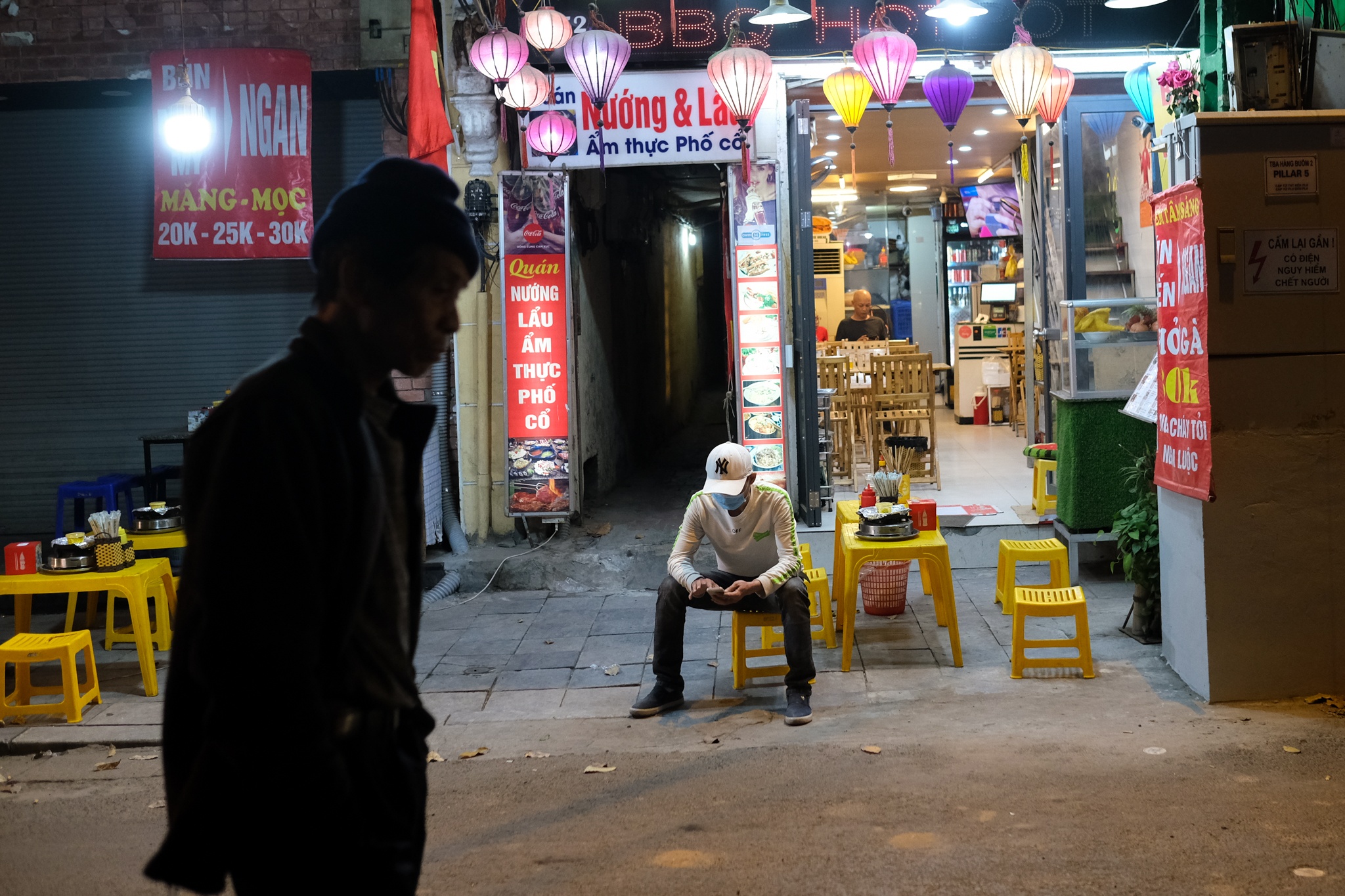 Ta Hien e am vang ve vi dich bung phat tro lai anh 5