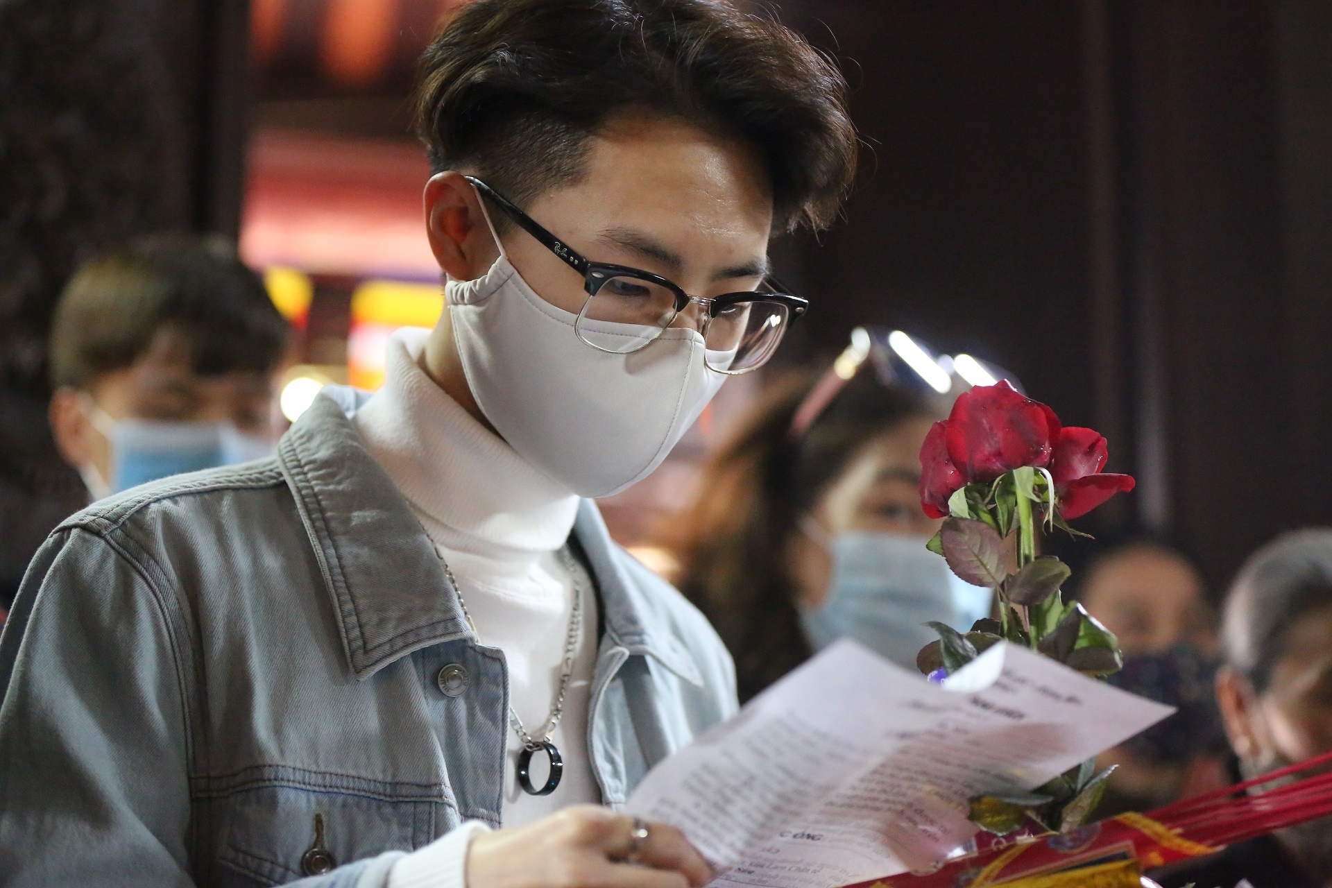 gioi tre Ha Noi di chua Ha cau duyen anh 7