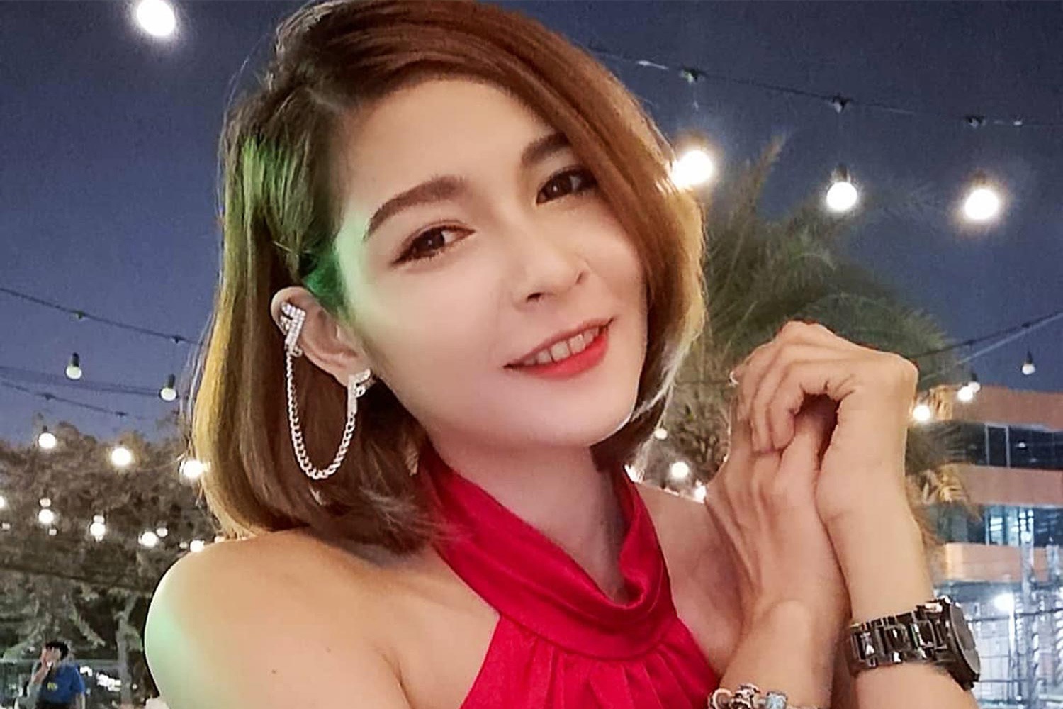 nu tiep vien Thai Lan qua doi sau khi phuc vu ruou anh 1