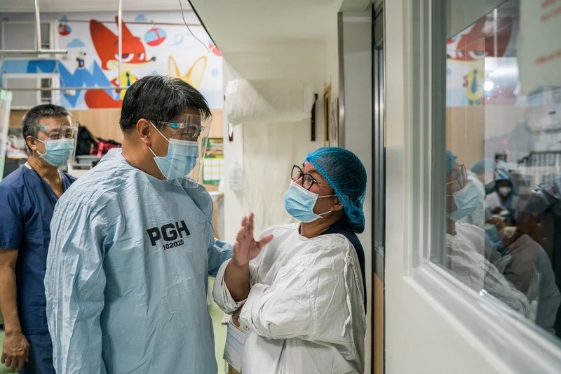 bac si philippines hai lan nhiem covid 19 anh 3