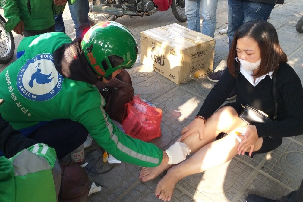 Đội cứu hộ tai nạn giao thông miễn phí ở Hà Nội ảnh 3 Doi cuu ho tai nan giao thong mien phi o Ha Noi anh 3