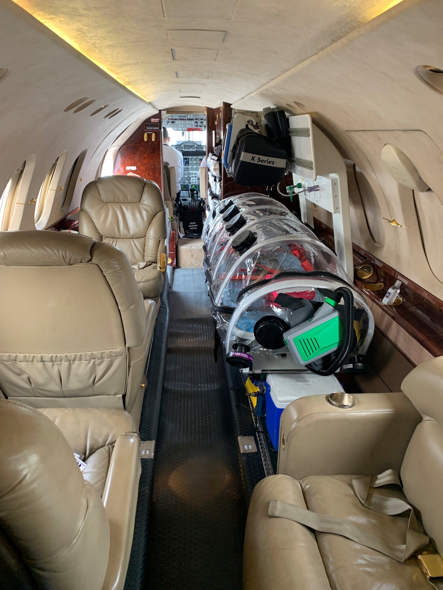 nhiem covid 19 khi di du lich anh 4