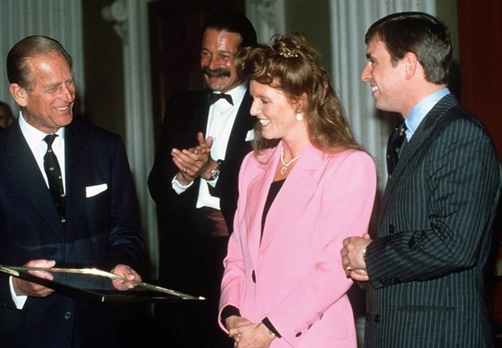 thanh vien Hoang gia Anh mau thuan voi nhau anh 9