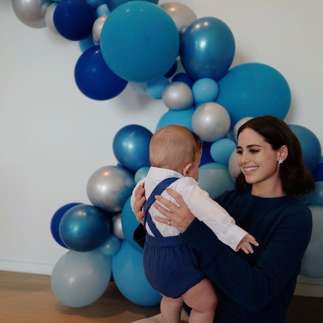 cuộc sống xa xỉ của ái nữ tỷ phú dell  ảnh 4 cuoc song xa xi cua ai nu ty phu dell anh 4