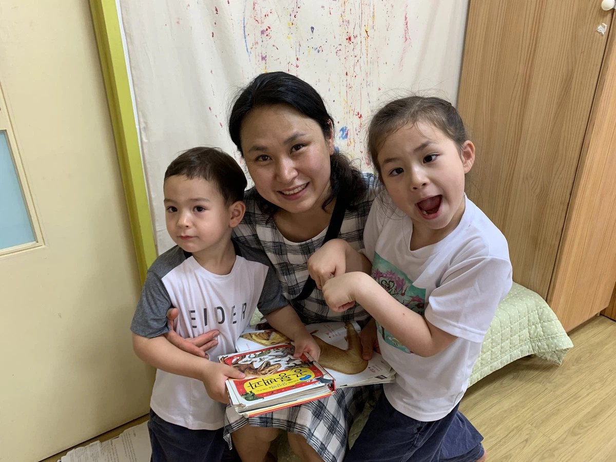 cô bé nổi tiếng vì phá đám màn phỏng vấn của bố ảnh 4 co be noi tieng vi pha dam man phong van cua bo anh 4