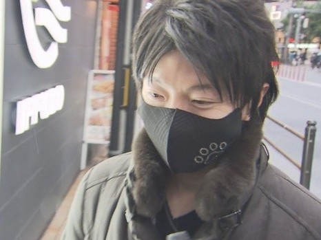 Hen ho cung luc voi 35 phu nu de ep mua hang hinh anh