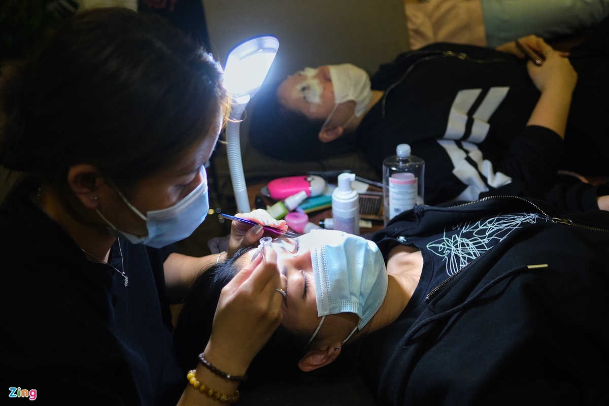 noi kho chi em di lam dep vao mua dich anh 1