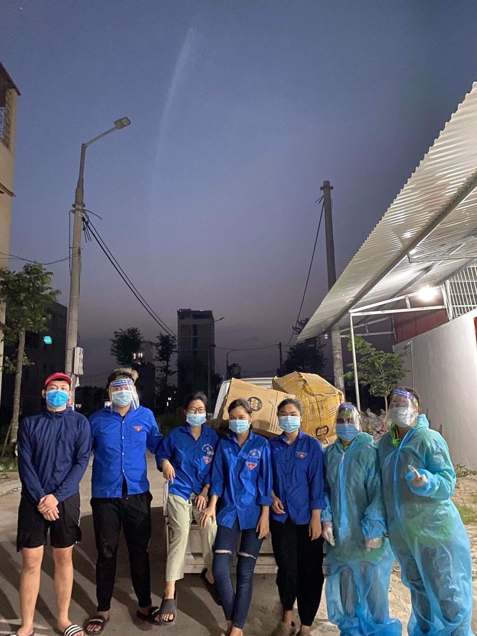 nguoi dan bac giang nuoi nhau giua ngay dich anh 3